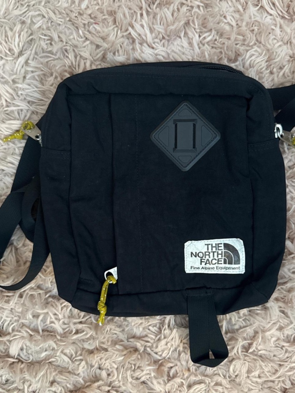 THE NORTH FACE Berkeley Crossbody Bag